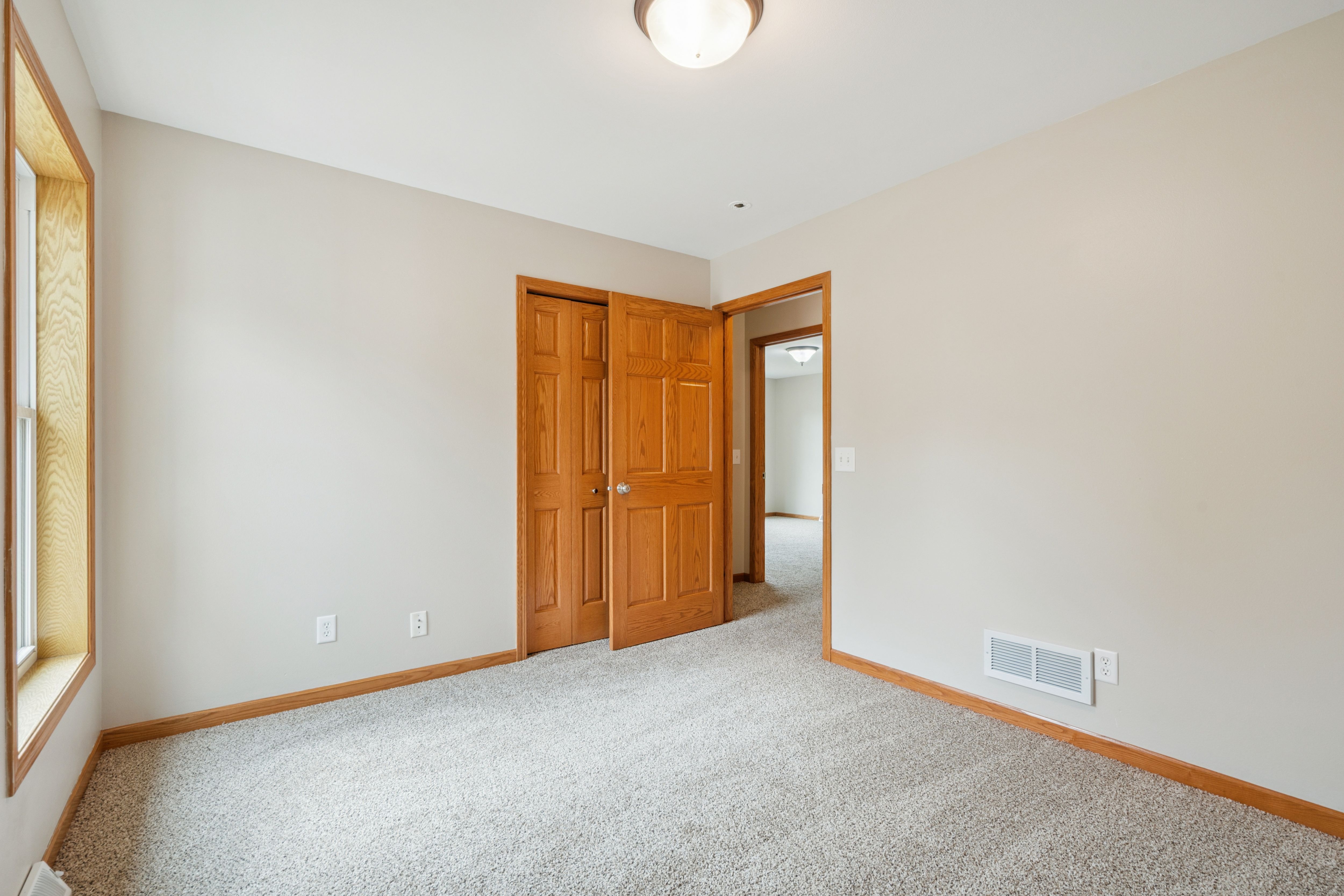 Listing Photo: 21-158 780 Country Club Ct
